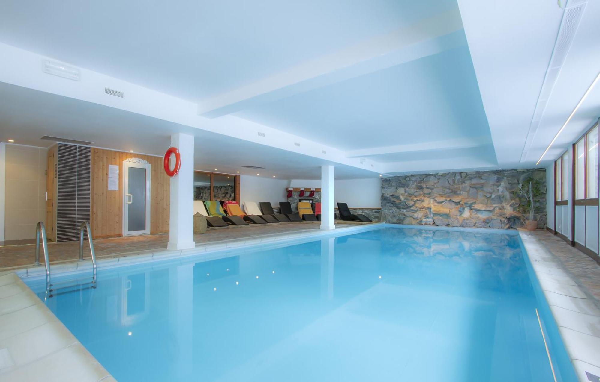 Odalys Hotel New Solarium Courchevel Exteriör bild